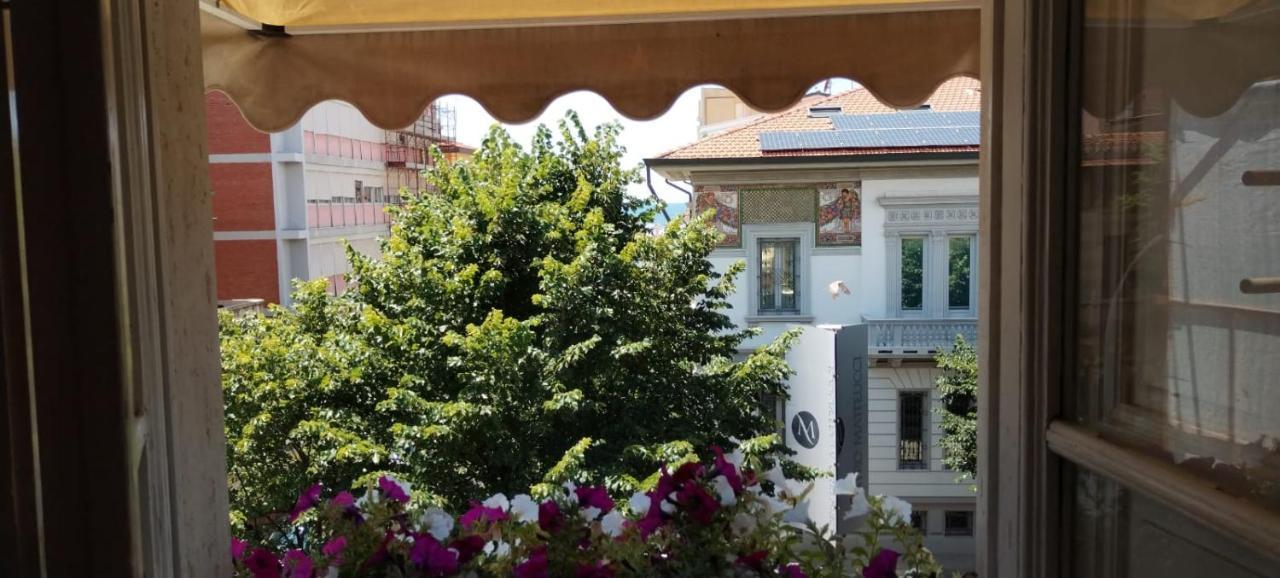 Hotel Canarco Viareggio Bagian luar foto