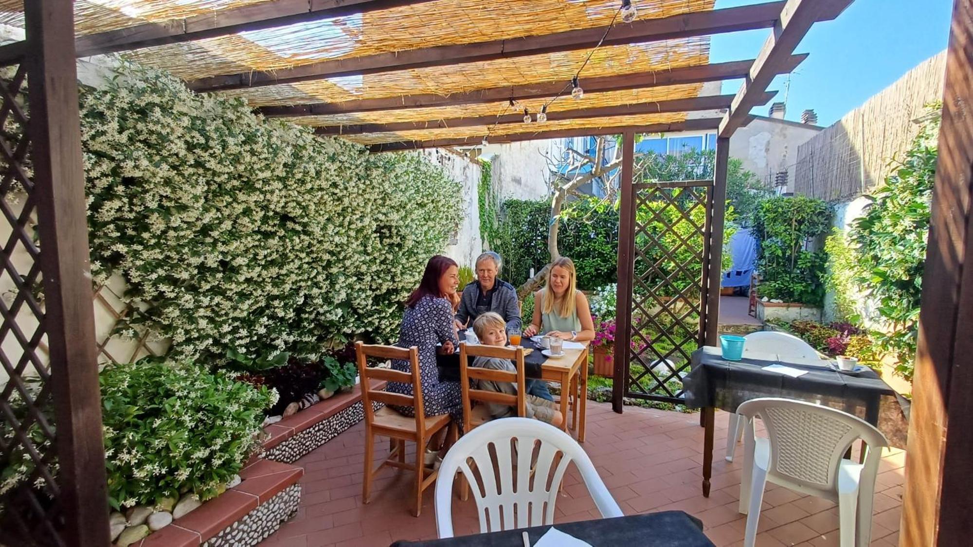 Hotel Canarco Viareggio Bagian luar foto